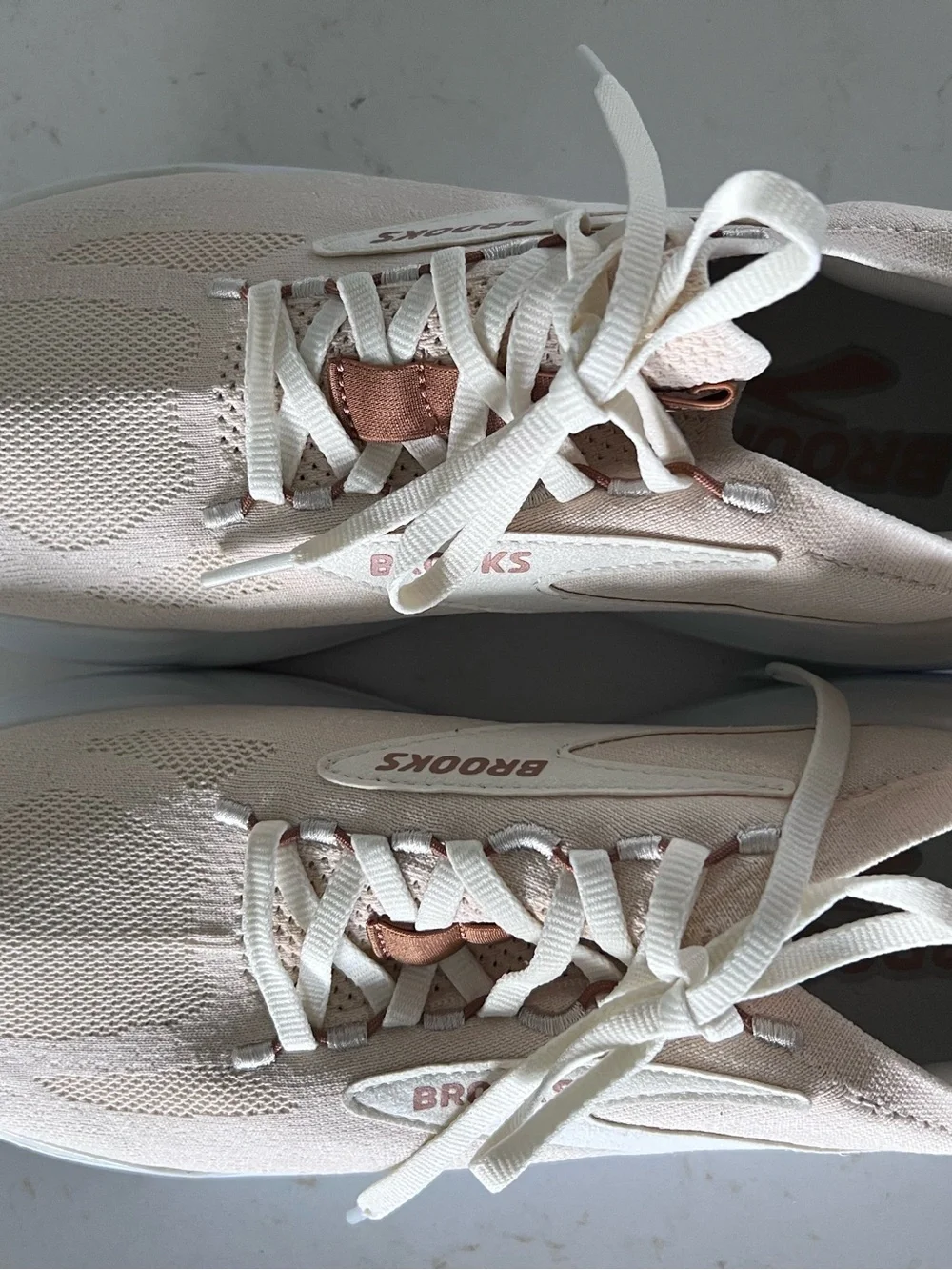 Brooks Women’s Glycerin Cream and Tan Athletic Running Shoes